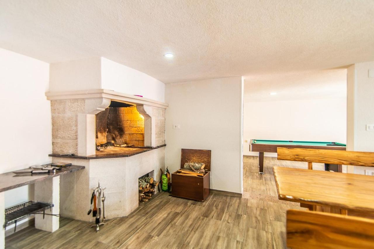 Holiday House Vlahovich Βίλα Tinjan Εξωτερικό φωτογραφία